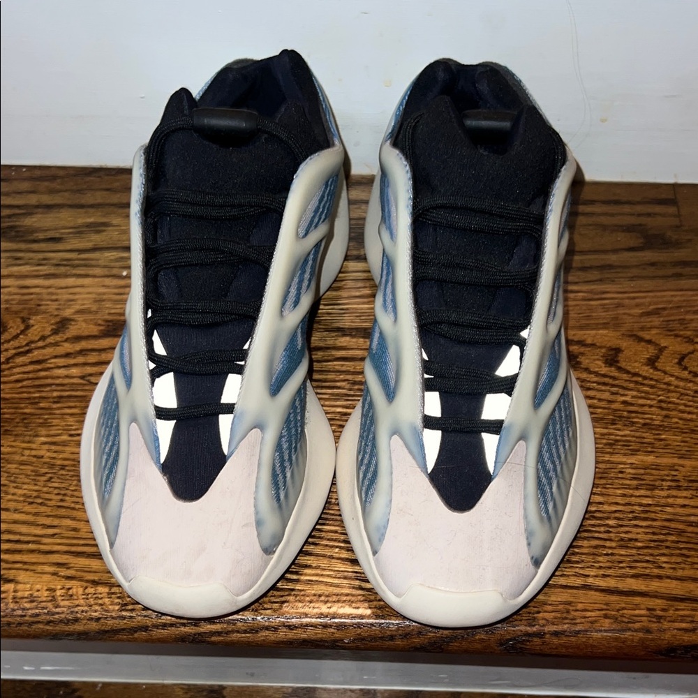 YEEZY 700 V3 Kyanite